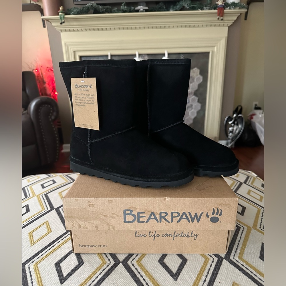 Women’s/Girls Bearpaw Ugg style Winter boots Size 5 youth/7 in women’s
